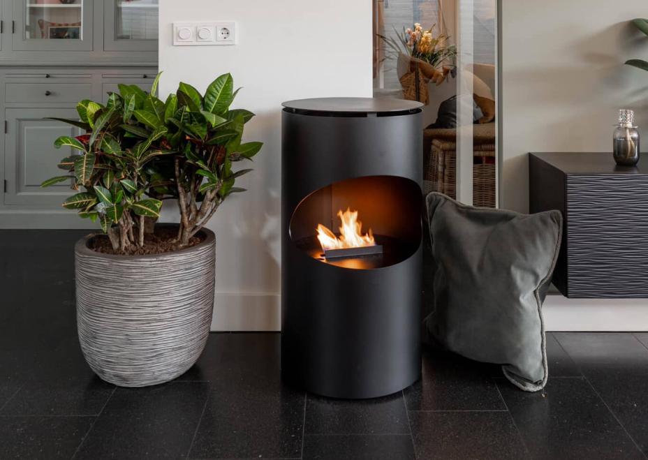 Xaralyn Silo Freestanding BioEthanol Fireplace A great example of bold design combined with mobility and ease.