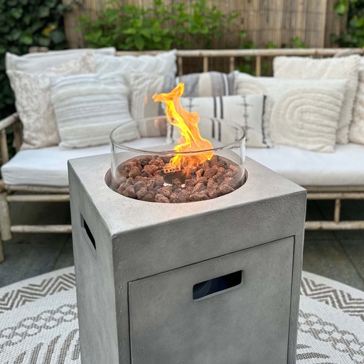 Column 40 Concrete look outdoor fireplace